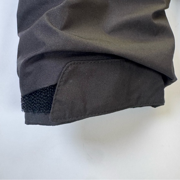 Youth Patagonia Black Ski Jacket
Size Small (7/8) - Picture 10 of 15